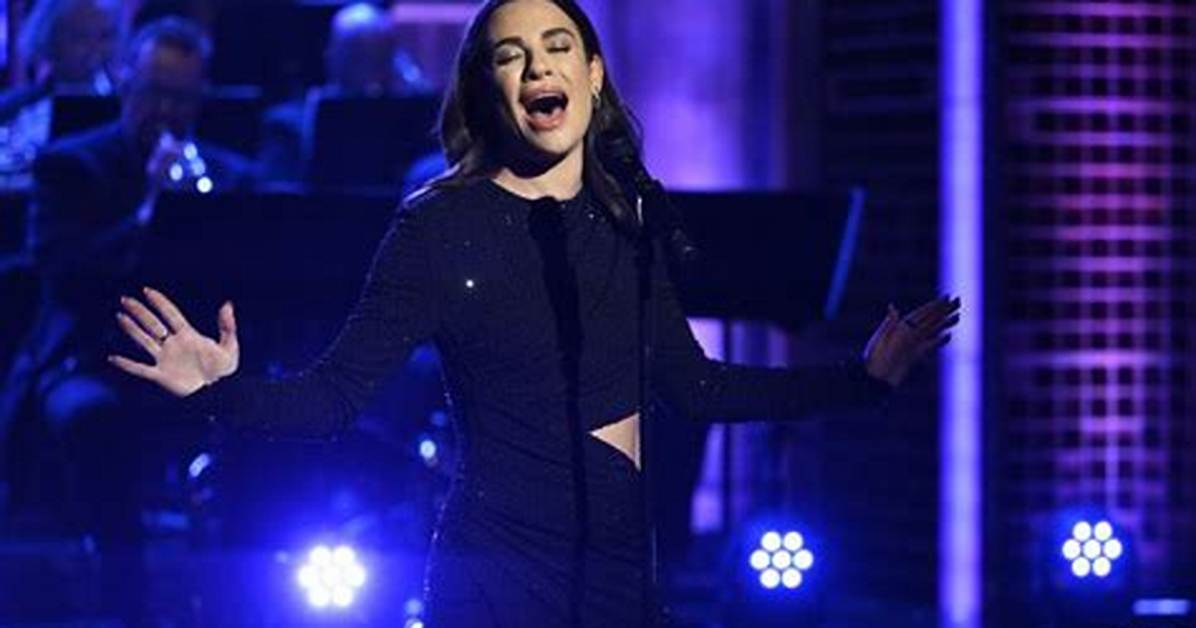 Lea Michele Performs Funny Girl Song at Macy S Thanksgiving Day Parade Despite