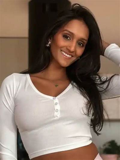Lea Vivier Height, Weight, Net Worth, Age, Birthday, Wikipedia, Who, Nationality, Biography