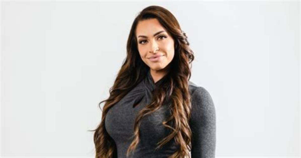 Leila Hormozi from Humble Beginnings to Entrepreneurial