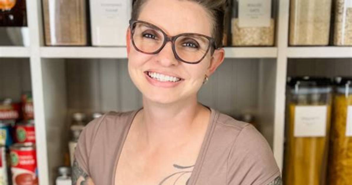 Lela Erom: a Rising Star in the Entertainment Industry