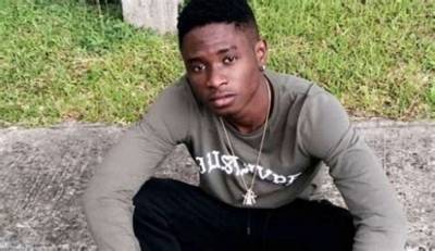 Lil Kesh Height, Weight, Net Worth, Age, Birthday, Wikipedia, Who, Nationality, Biography