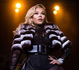 Lil Kim Net Worth 2023: a Deep Dive into the Queen Bee's Wealth