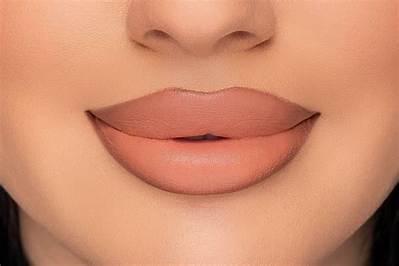 Lip Kit of Briana Murillo: Briana Murillo Net Worth, Bio, Wiki, Career, Company, Fragrance, Instagram Mom, Makeup Tutorial & Facts