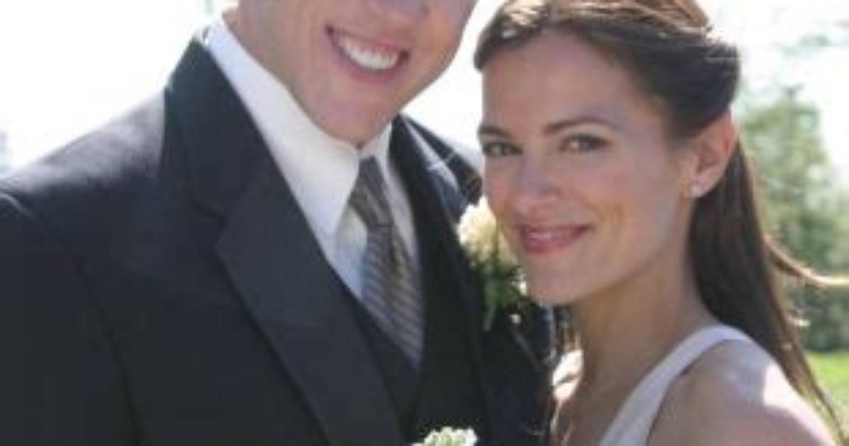 Lochlyn Munro Wife Net Worth