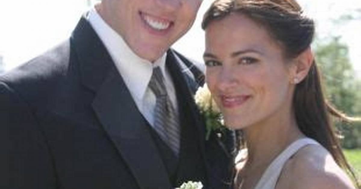 Lochlyn Munro Wife Net