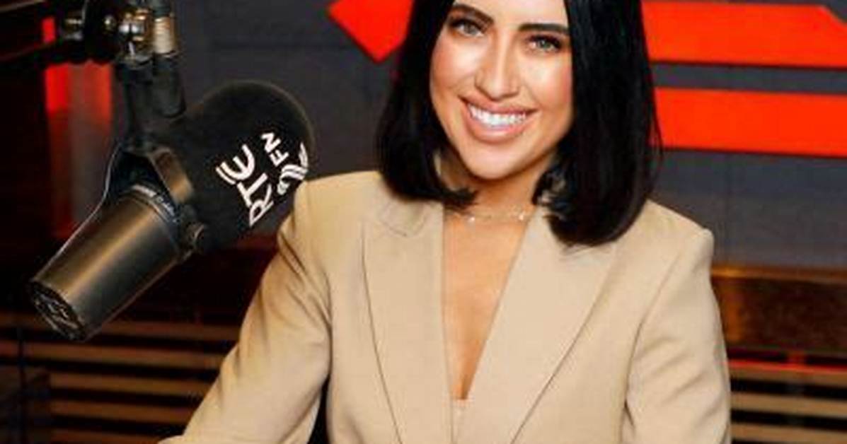 Lottie Ryan Salary and Net Worth Controversy And
