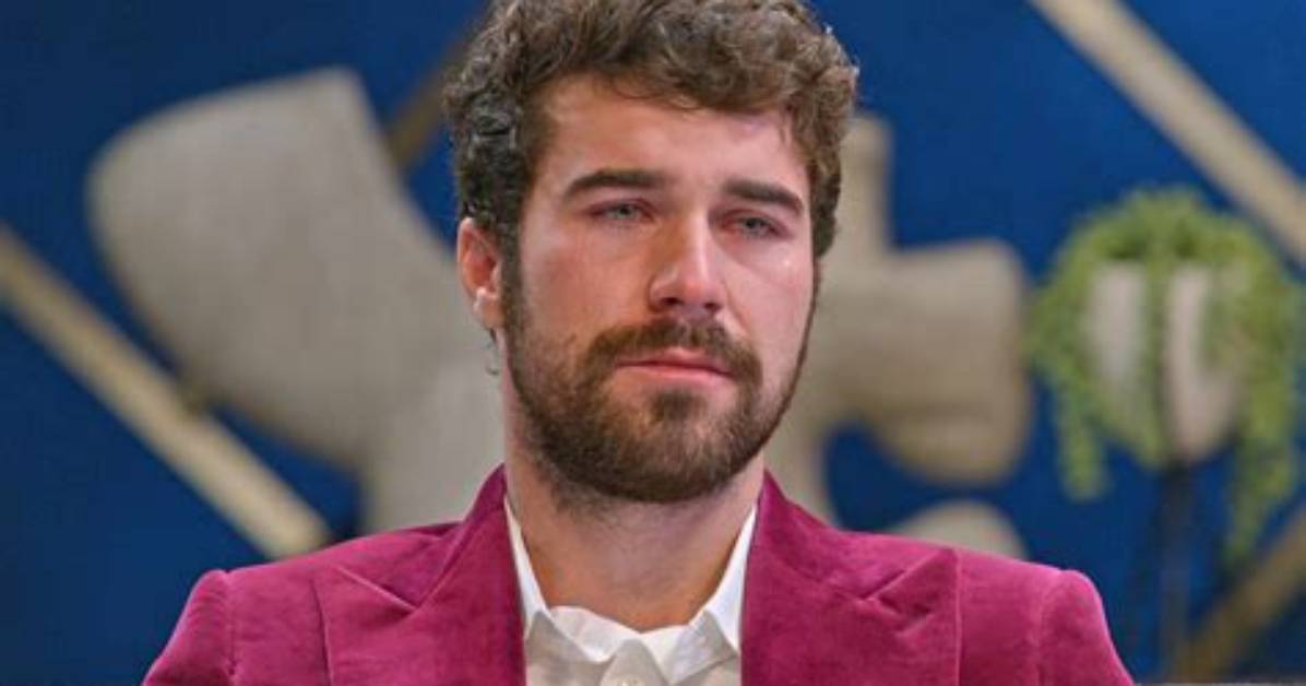 Love Is Blind S Cole Barnett Is in Much Needed Therapy After Season 3 Aired Freeing And