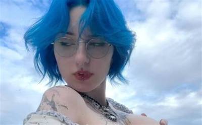 Lyra Crow: the Rising Star of Contemporary Art