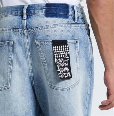 Lyrics & Translations of Ksubi Jeans by Jakobi