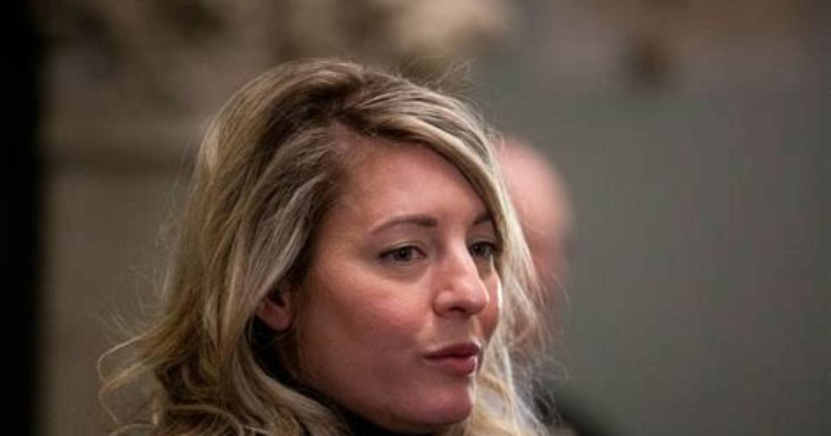 M%C3%A9Lanie Joly Family an Insightful Look into 600. Jpg
