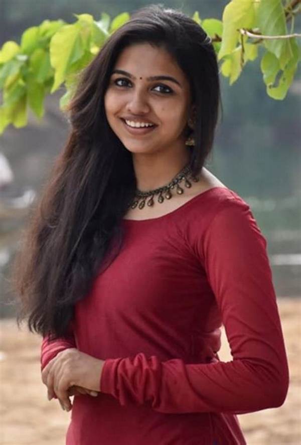 Mamitha Baiju: Desi Fakes Exposed?