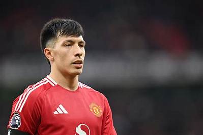 Man United Lisandro Martinez Ignores Criticism & Worries About His Height