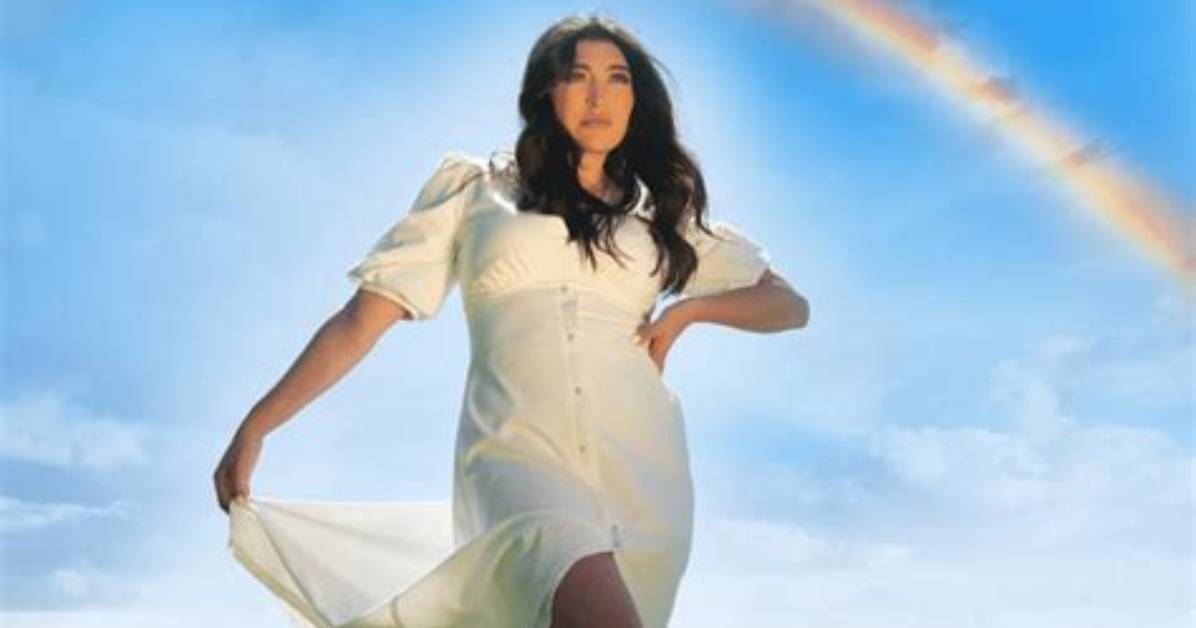 Mandi Sagal Ditches a Pot of Gold for the Rainbow Premiere Celeb