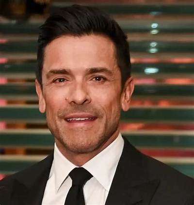 Mark Consuelos Height, Weight, Net Worth, Age, Birthday, Wikipedia, Who, Nationality, Biography