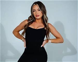 Mckinley Richardson Onlyfans: a Comprehensive Guide to Her Journey and Content
