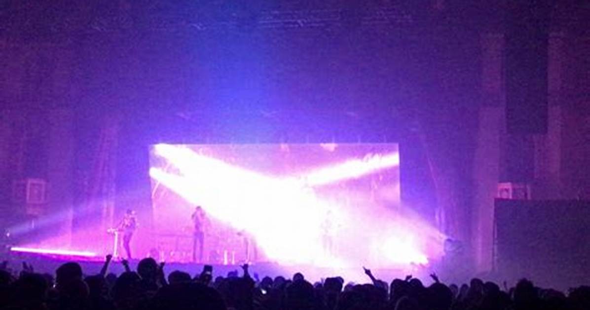 Meaning of Fences Live from Chicago By