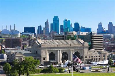 Meaning of Six Months in Kansas City (Liberty Street) by Bob Dylan