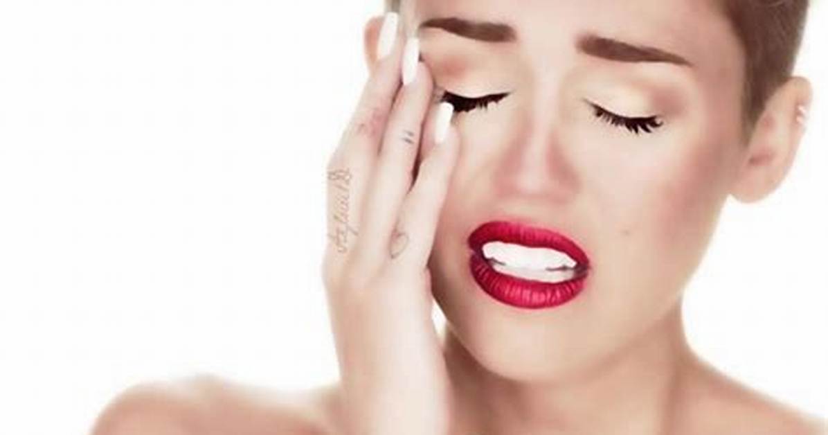 Meaning of Wrecking Ball by Miley
