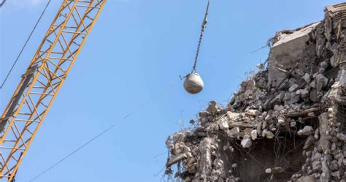 Meaning of Wrecking Ball By