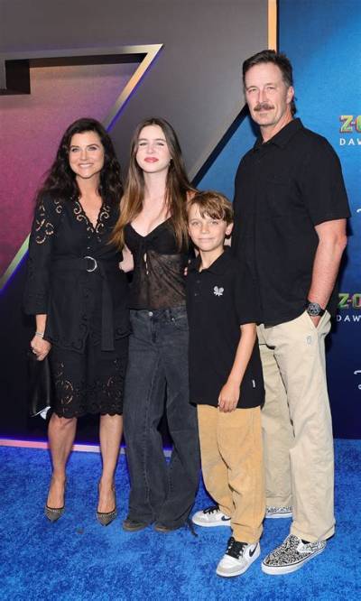 Meet Harper Renn Smith – Photos of Tiffani Thiessen’s Daughter with Husband Brady Smith