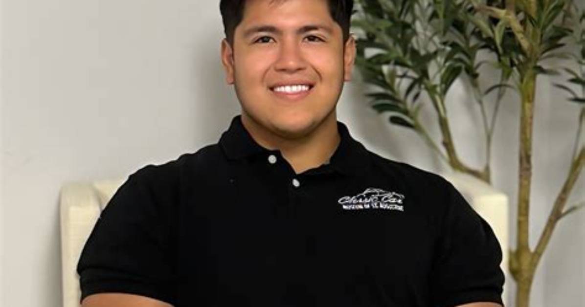 Meet Juan Minuj%C3%Adn Esposa on Instagram Details 160. Jpg