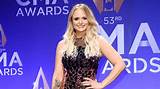 Miranda Lambert's Captivating Selfies: a Glimpse into Her Personal Style and Life