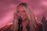 Miranda Lambert Takes to Twitter