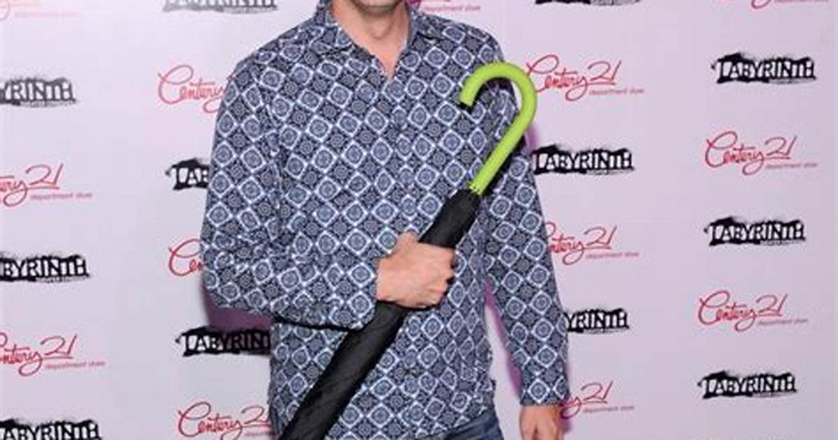 Mo Rocca's Opulent Net Worth Unveiled