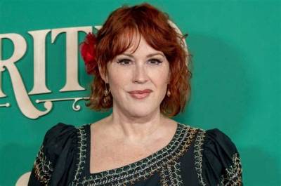 Molly Ringwald Net Worth, Income, Salary, Earnings, Biography