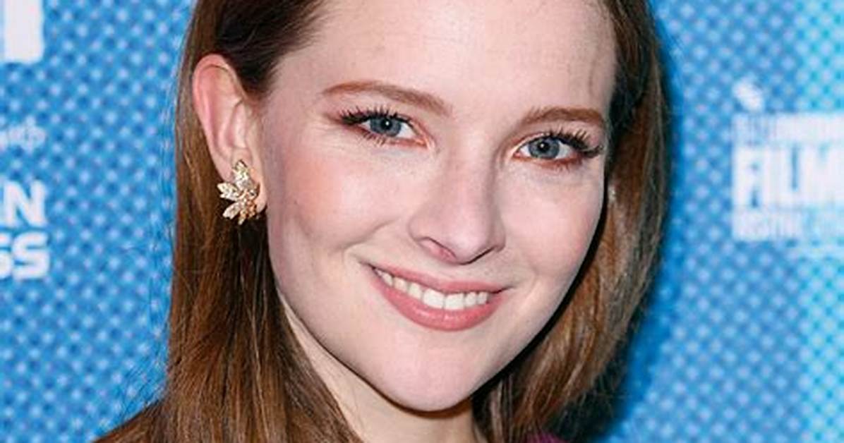 Morfydd Clark: Rising Star in Film & Tv