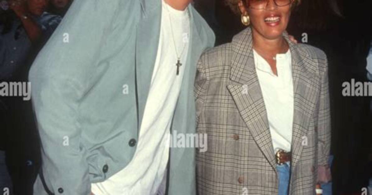 Mother of Mark Paul Gosselaar Meet Paula