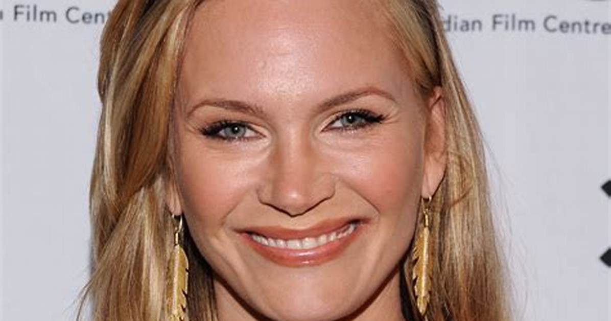 Natasha Henstridge: the Iconic Actress and Her Journey Through Hollywood