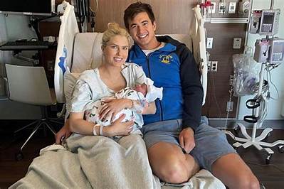 Nathan Adrian: Girlfriend, Net Worth, Tattoos, Smoking & Body Facts