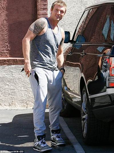 Nick Carter: Wife, Net Worth, Tattoos, Smoking & Body Facts