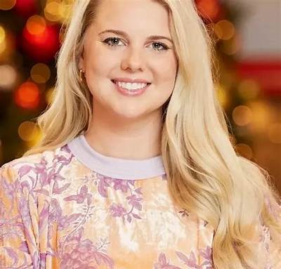 Nicole Franzel Height, Weight, Net Worth, Age, Birthday, Wikipedia, Who, Nationality, Biography