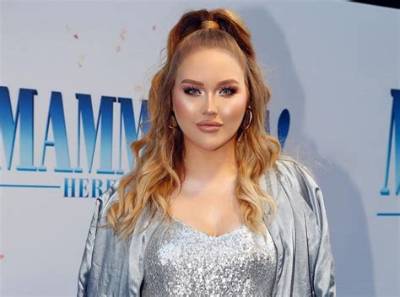 Nikkie De Jager (Nikkietutorials) Biography, Wikipedia, Net Worth, Boyfriend, Age