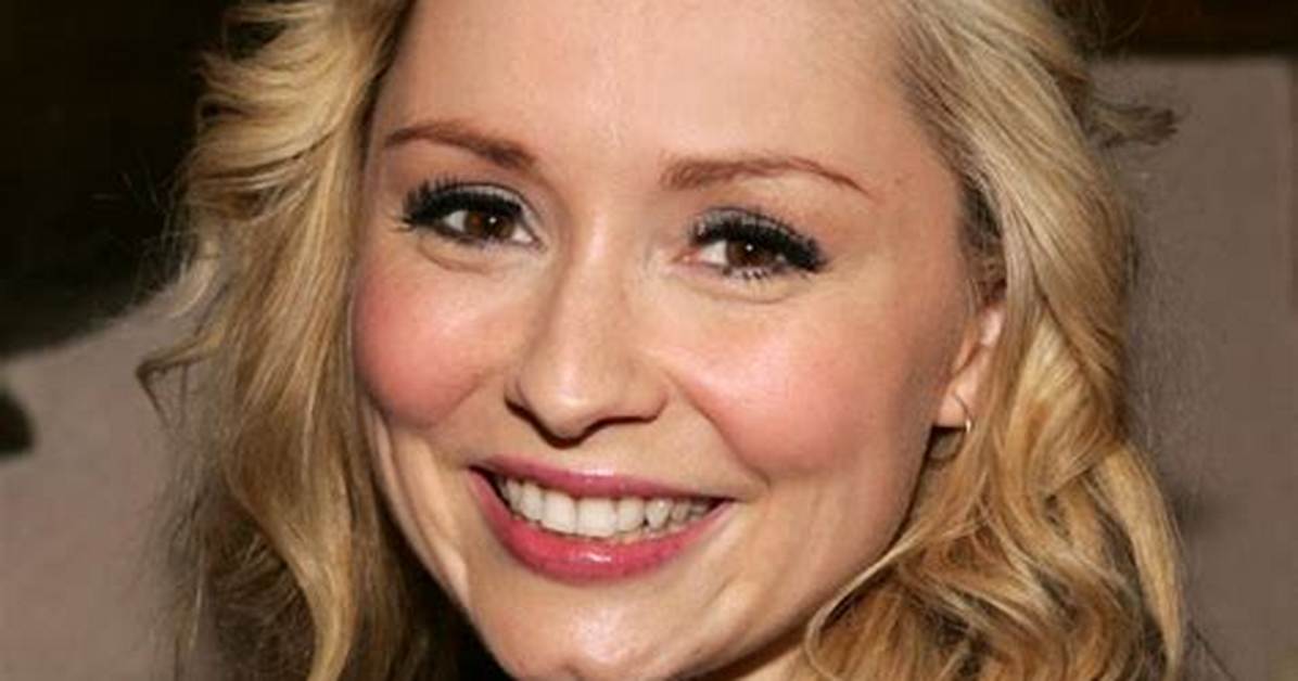 Nina Siemaszko Net Worth