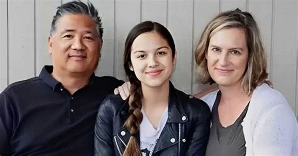 Olivia Rodrigo S Parents Meet the Duo Behind the Rising