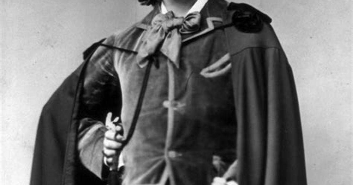 Oscar Wilde Fashion Is a Form of Ugliness So Intolerable That We Have to Alter It Every Six