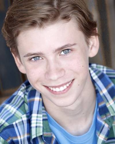 Owen Teague Bio, Wiki, Age, Parents, Girlfriend, It, Black Mirror, and Net Worth