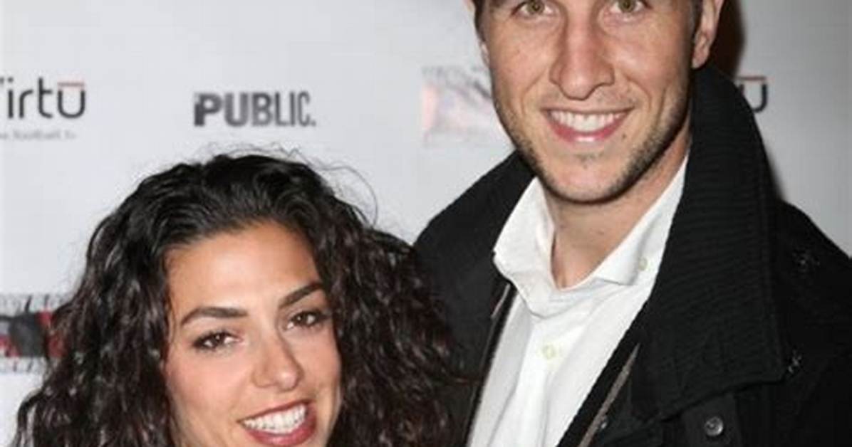 Pablo Schreiber Wife Net
