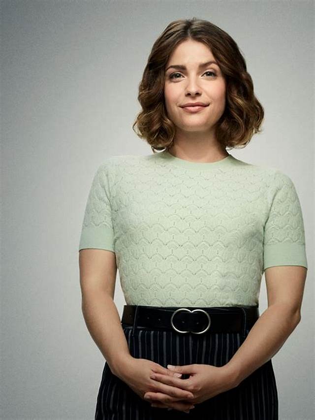 Paige Spara Actress, Bio, Wiki, Age, Partner, Movies, and Net Worth
