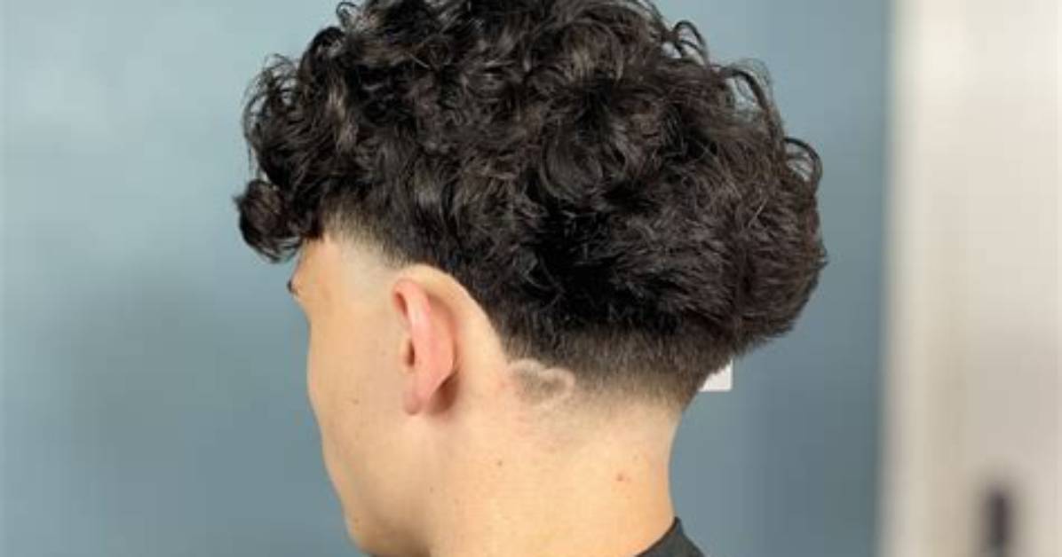 Perfect Blowout Taper for Curly Hair: Styles & Tips