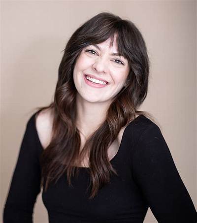 Rachael Weiz: a Multifaceted Talent in the World of Entertainment