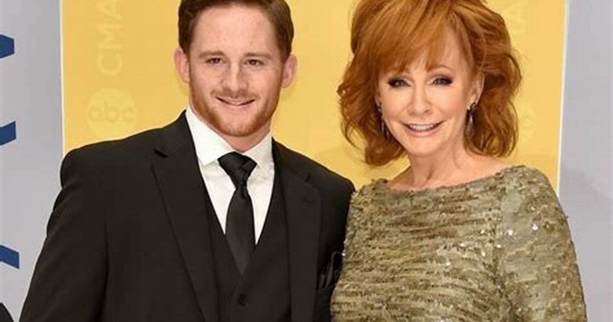 Reba Mcentire S Grandchildren Meet Her Two Adorable