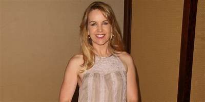 Renee O’connor: Husband, Net Worth, Tattoos, Smoking & Body Measurements