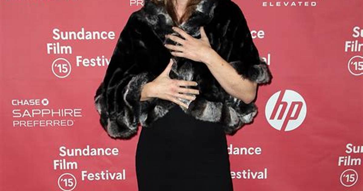 Robin Weigert: Exploring Her off-Screen Life and Personal Journey