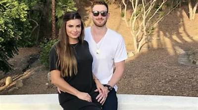 Robyn Hayward Height, Weight, Net Worth, Age, Birthday, Wikipedia, Who, Nationality, Biography