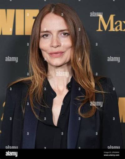 Saffron Burrows: a Brilliant Actress and Hollywood Icon
