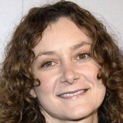 Sara Gilbert Height, Weight, Net Worth, Age, Birthday, Wikipedia, Who, Nationality, Biography